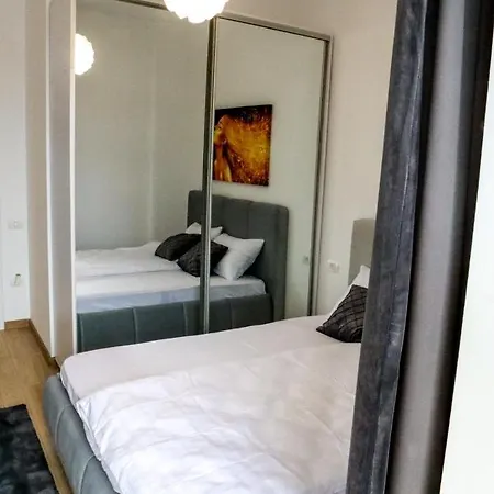 Апартаменты Elegant Mamaia Nord 2 *