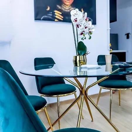 Appartement Elegant Mamaia Nord 2 *